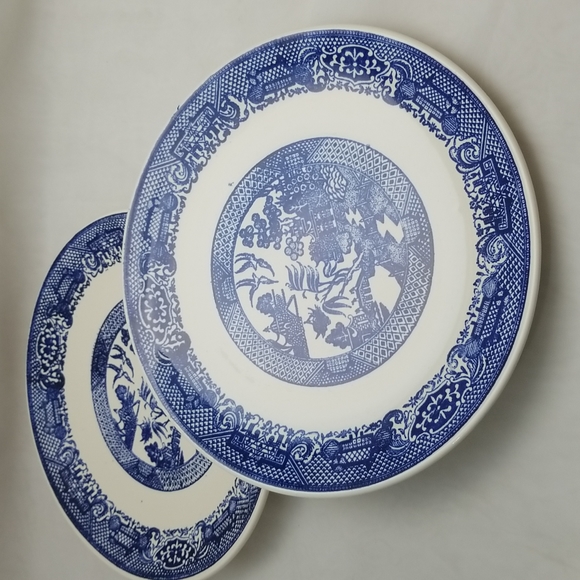 Blue Willow Dinner Plates - Picture 8 of 14